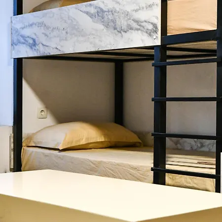 2vb Hostel